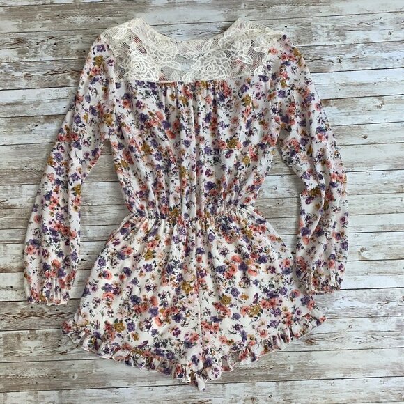 Honey Punch Floral Print & Lace Romper - Picture 7 of 8